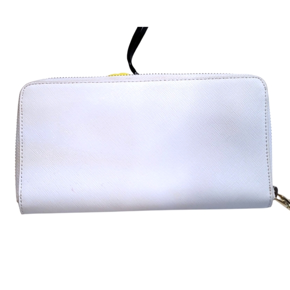 DKNY WOMANS WHITE ZIPPER WALLET - Picture 2 of 6
